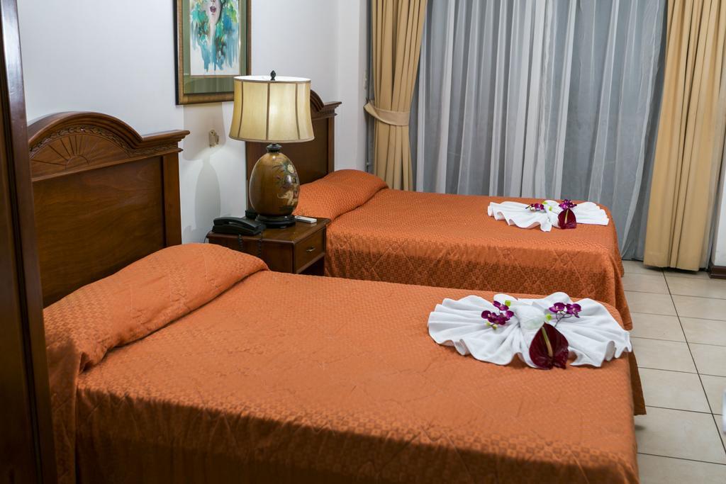 Alamar Hotel Puntarenas Exterior photo